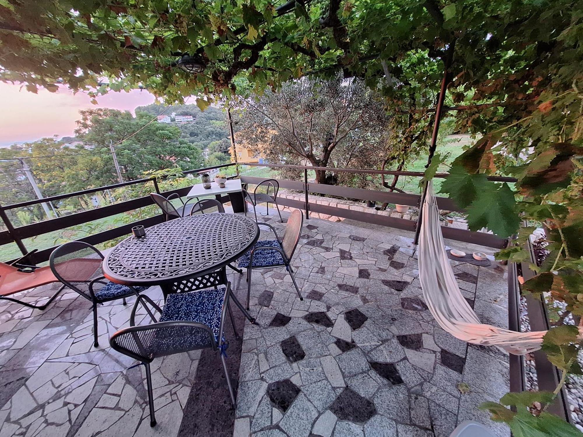 Vera Kampor Luaran gambar